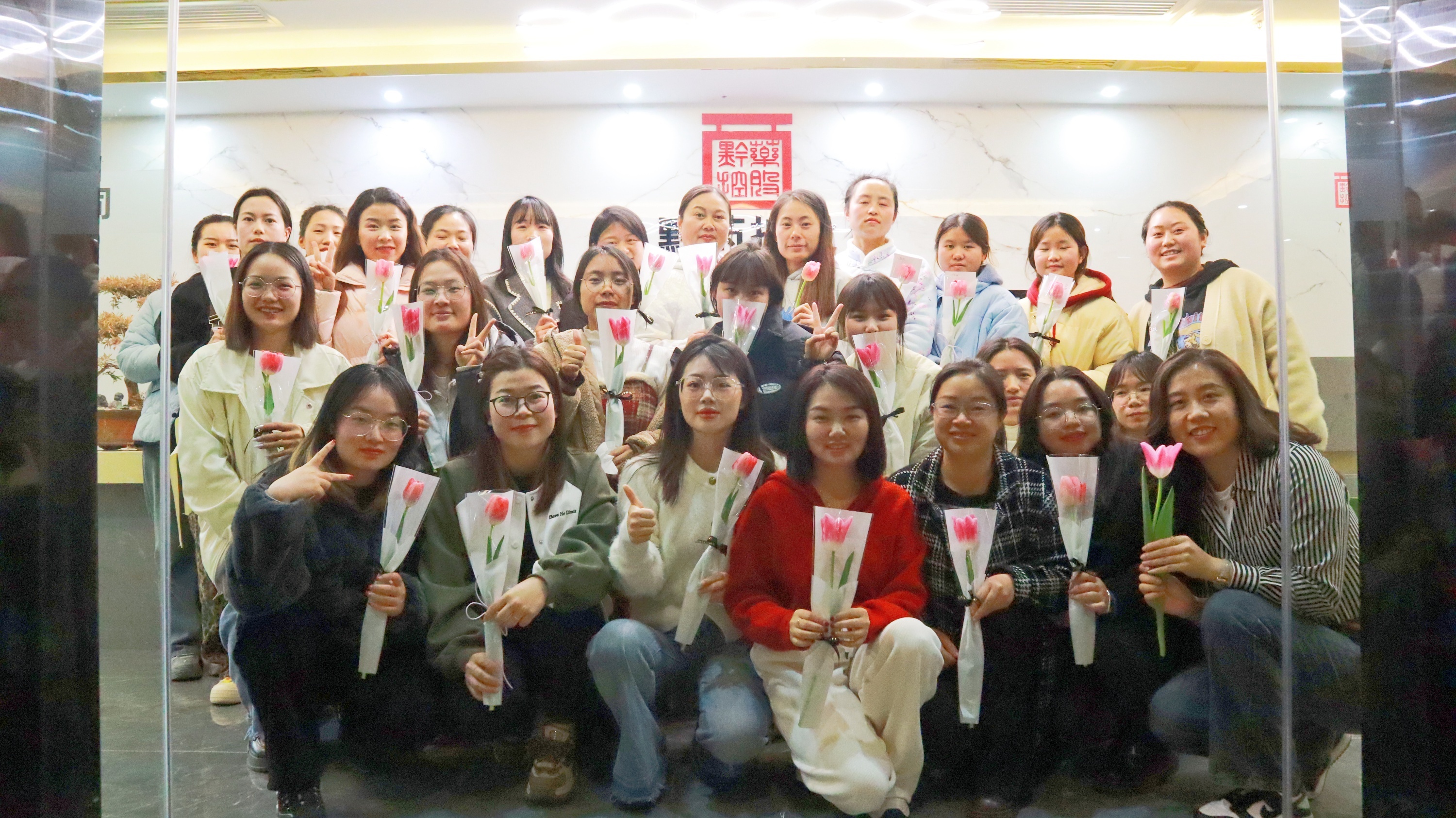 婦女(nǚ)節│不懼時光(guāng) 活出非凡